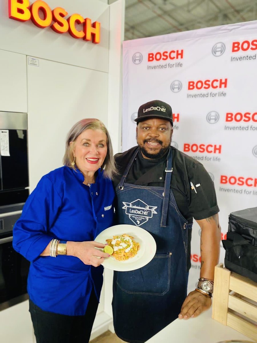 MargaretHirsch's tweet photo. Such fun cooking with @LesDaChef in the beautiful @BoschHomeSA kitchen at @HirschHomestore Centurion today! π©βπ³
A huge congratulations to Harsha Pather you on winning the amazing Bosch hamper worth R2000.00! ππ #CookLikeABosch https://t.co/xCHoRJfaRT