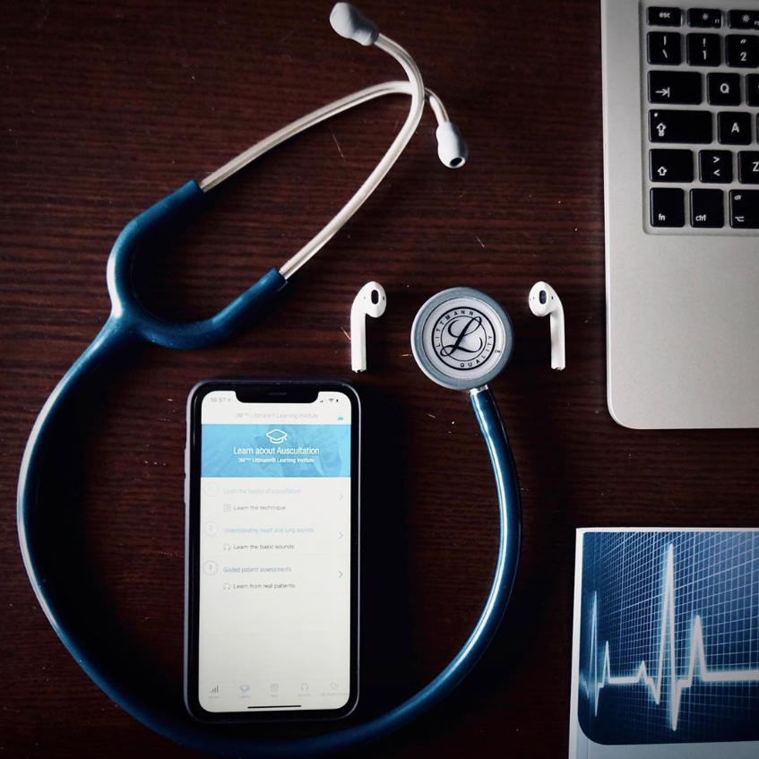 3MLittmannIndia's tweet photo. Get exclusive training content on your mobile device that can help you improve your auscultation skills and use your stethoscope more effectively. Download the free app here: [https://t.co/sR8CTlQV9l] 
📸: @brunoannaloro
#Littmann #3MLittmann #LittmannStethoscopes https://t.co/9d8stshOY5