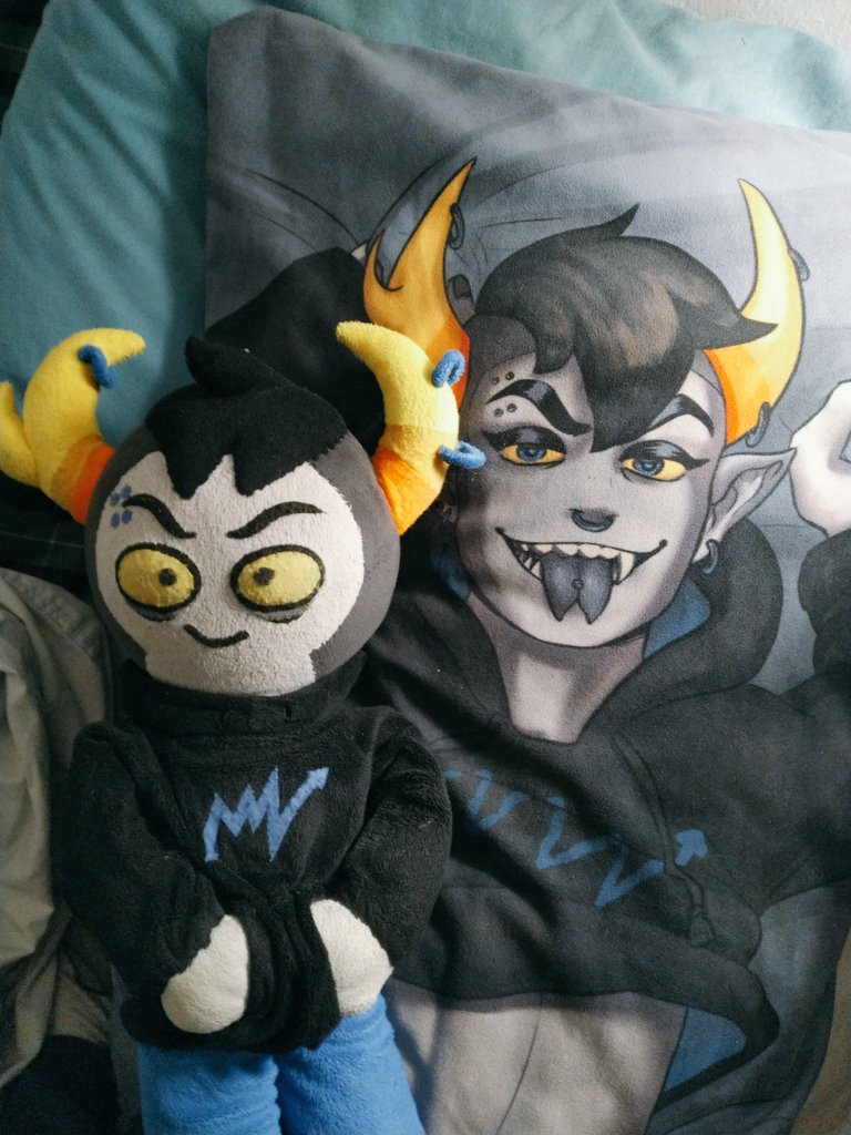 ssnakebytes's tweet photo. thinkin about Him...
#hiveswap #mallek https://t.co/3Vdm7SgDd6