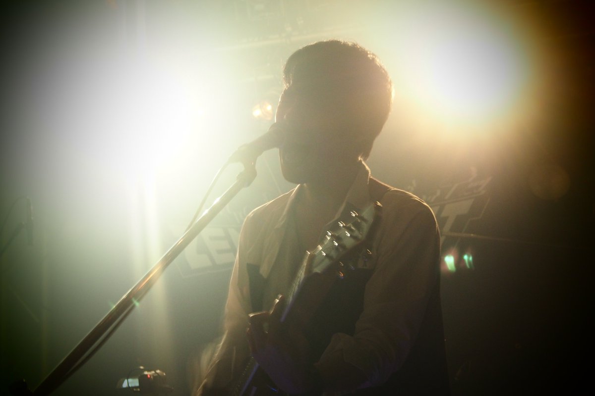 SingalongParade's tweet photo. 【 みっちー弾き語り🎸 】
12/24(木) Livehouse nano

みっちー弾き語りワンマン
『ウィンター・ソルジャー』

クリスマス・イブに、弾き語りワンマンが決定🎄
入場チケット or 投げ銭制でのライブ配信あり🎥

▷詳細
https://t.co/6kvVw5yjmJ

▷ご予約はこちらまで📩
micchie_acoustic@yahoo.co.jp https://t.co/wdjAcNQ3QG