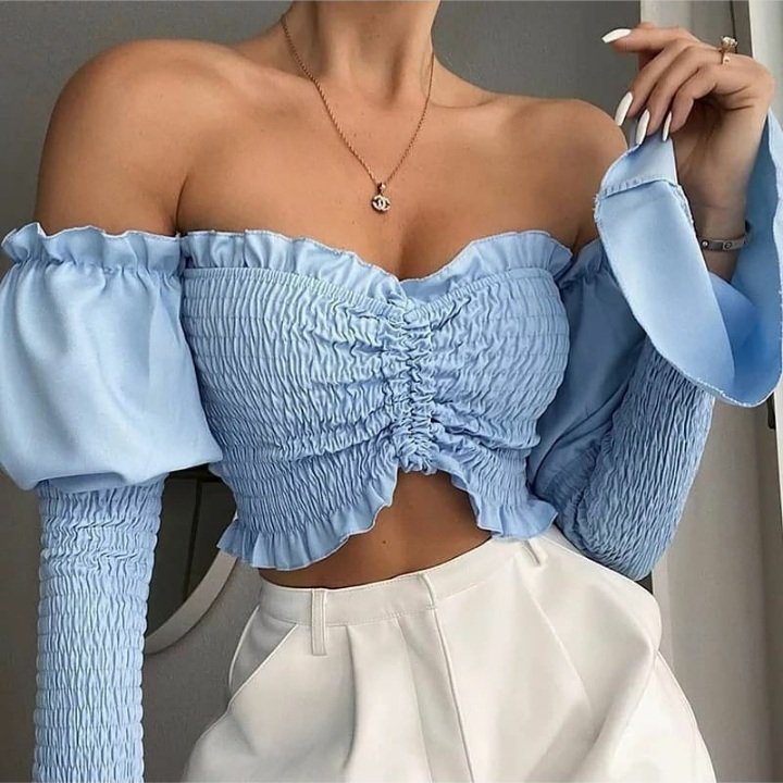 SlayBoutique2's tweet photo. Ruched blouse now available 🔥✅

Colors: Black, baby blue

Sizes: S to L

#tuesdayvibe #GirlTalkZA #GirlzTalkZa https://t.co/s1LcESYtQR
