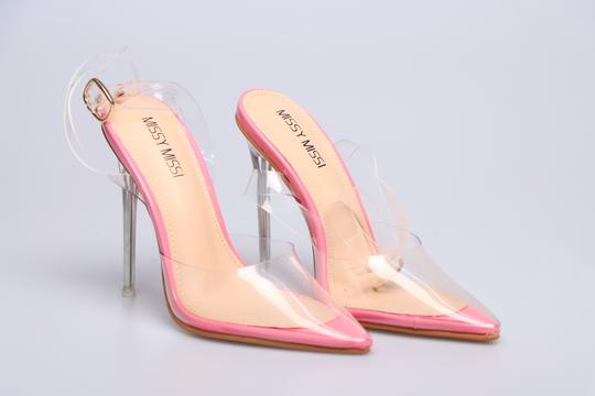 SlayBoutique2's tweet photo. Close Toe Transparent heels now available 🔥✅

Colors: Green, yellow, pink

Sizes: 3 to 8

#tuesdayvibe #GirlsTalkZA #GirlBuyZA https://t.co/2Mzb3E8M6A