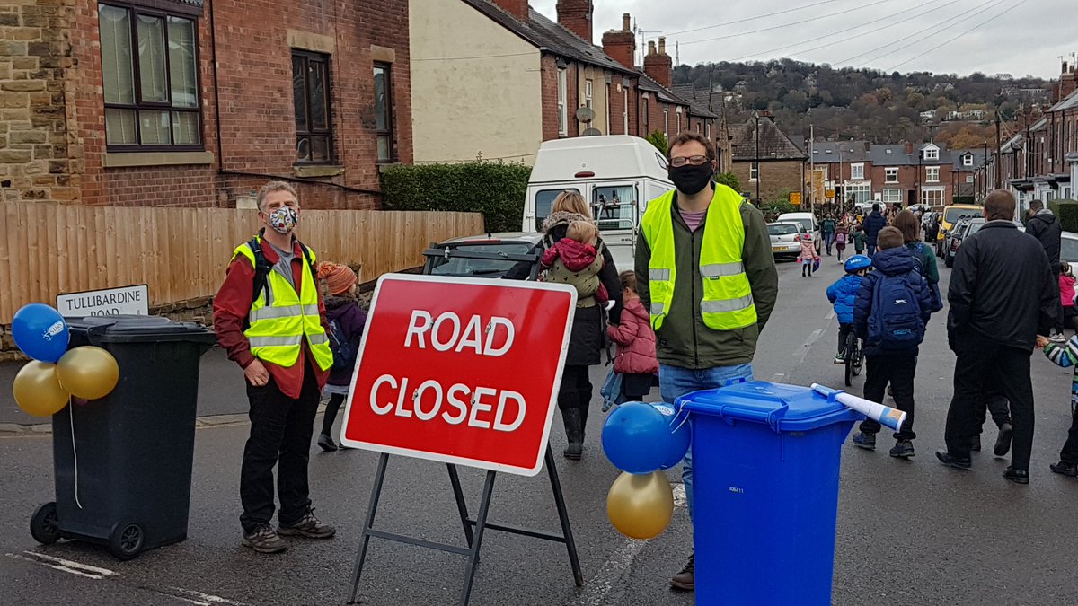 GreystonesPri's tweet image. Having a great morning at Greystones. Tullibardine Road is closed for the day. Parents and childen enjoyed a safe walk to school and the children have been having fun using the road as an active play space. Thanks to our Modeshift Stars partner. #modeshiftstars #StaySafeGetActive