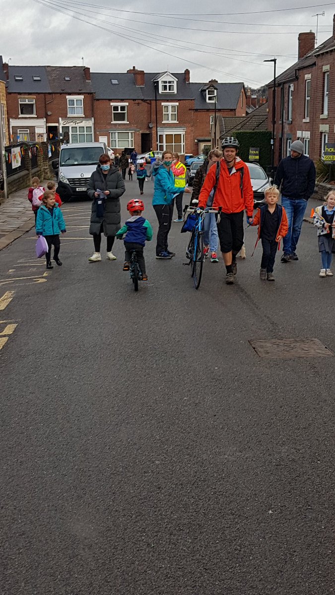 GreystonesPri's tweet image. Having a great morning at Greystones. Tullibardine Road is closed for the day. Parents and childen enjoyed a safe walk to school and the children have been having fun using the road as an active play space. Thanks to our Modeshift Stars partner. #modeshiftstars #StaySafeGetActive