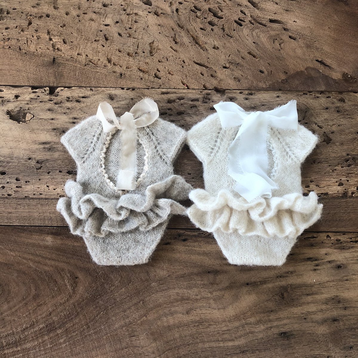 Mimiprops1's tweet photo. Store update November 17th at 9am PST🍁https://t.co/3nUfoK4siE https://t.co/9qzasYjsXu
