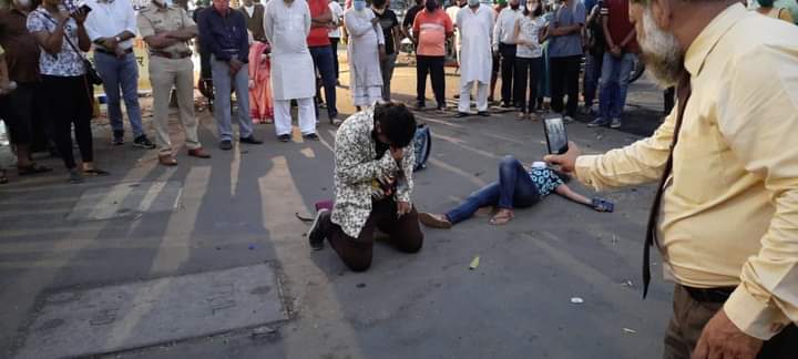 PournimaKatkar's tweet photo. स्वयंसेवी संस्थांच्या वक्तींनी जबाबदार नागरिकांनी मोलाचा सहभाग नोंदवला.
या प्रसंगी ब्लेस फाउंडेशनच्या वतीनं पथ नाट्य सादर करण्यात आले.(3/3)
#AntiDrugsCampaign #MiraRoad #BlessFoundation #LatePost https://t.co/lGrNXD4uX3