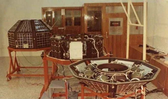 Some of India’s first satellites:1. The Rhoni RS-1 satellite mounted onto the 4th stage of the SLV-32. The SROSS-1 satellite that were launched on the ASLV rocket3. India’s first satellite, the Aryabhata4. Disassembled Aryabhata satellite, also visible are the nitrogen tanks