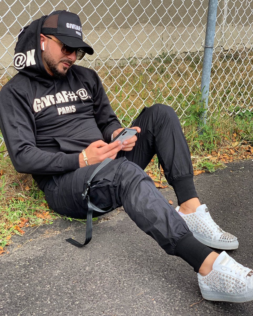 FADI_KOD's tweet photo. 👑 this is the last shot before the first  snowfall baby... are you ready for the cold white old winter? 👑             

#FADIKOD #KOD #KingOfDrums #KodTeam #drummer #singer #musicproducer #music #performer #recordingartist  #percussionist #darbuka #Canadian #Lebanese #Montreal https://t.co/G6GqjovxPv
