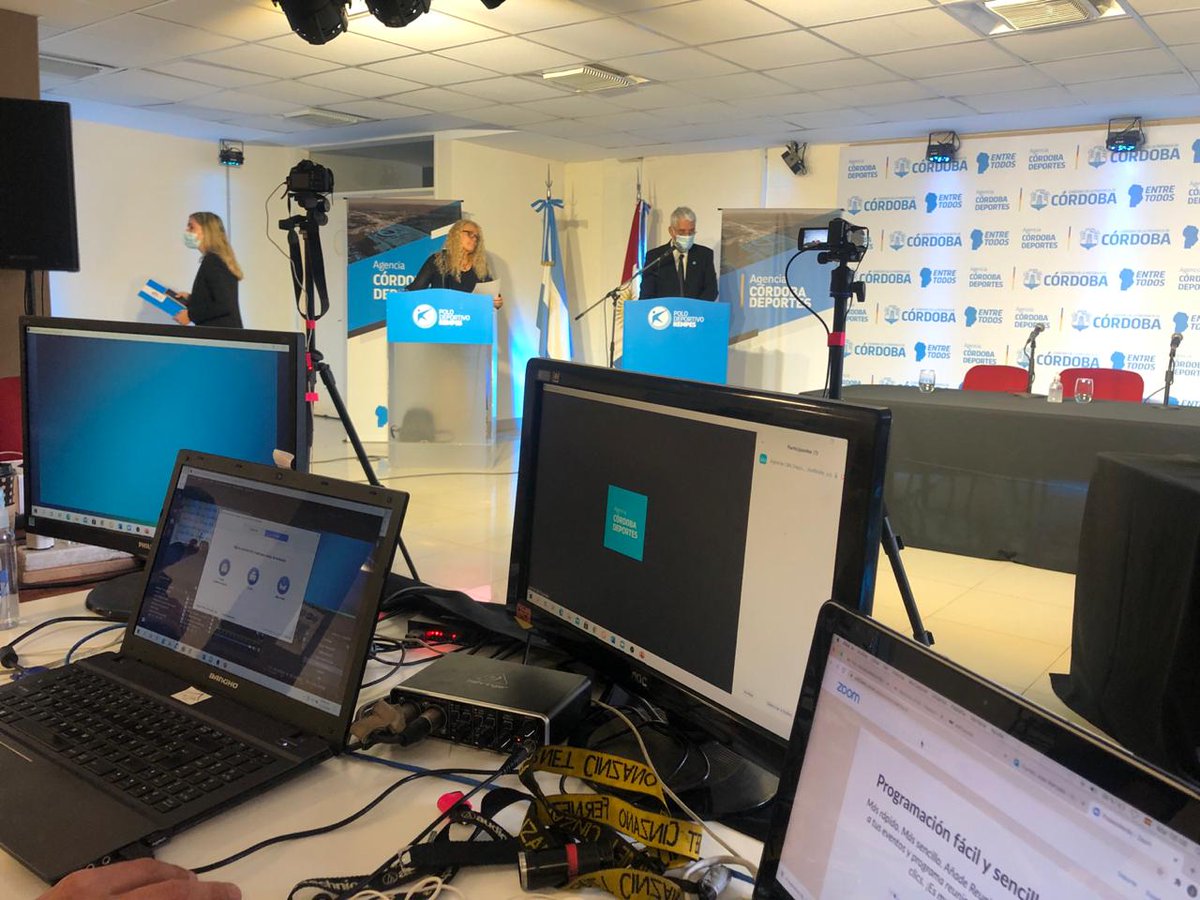 #CienciasDelMovimiento En minutos arrancan las VIII Jornadas de Actualización en Ciencias del Movimiento, este año en la modalidad virtual 💪🥼. 
Se inscribieron 1485 personas ✍😃 que escucharan a los más prestigiosos disertantes en materia de salud y deporte.