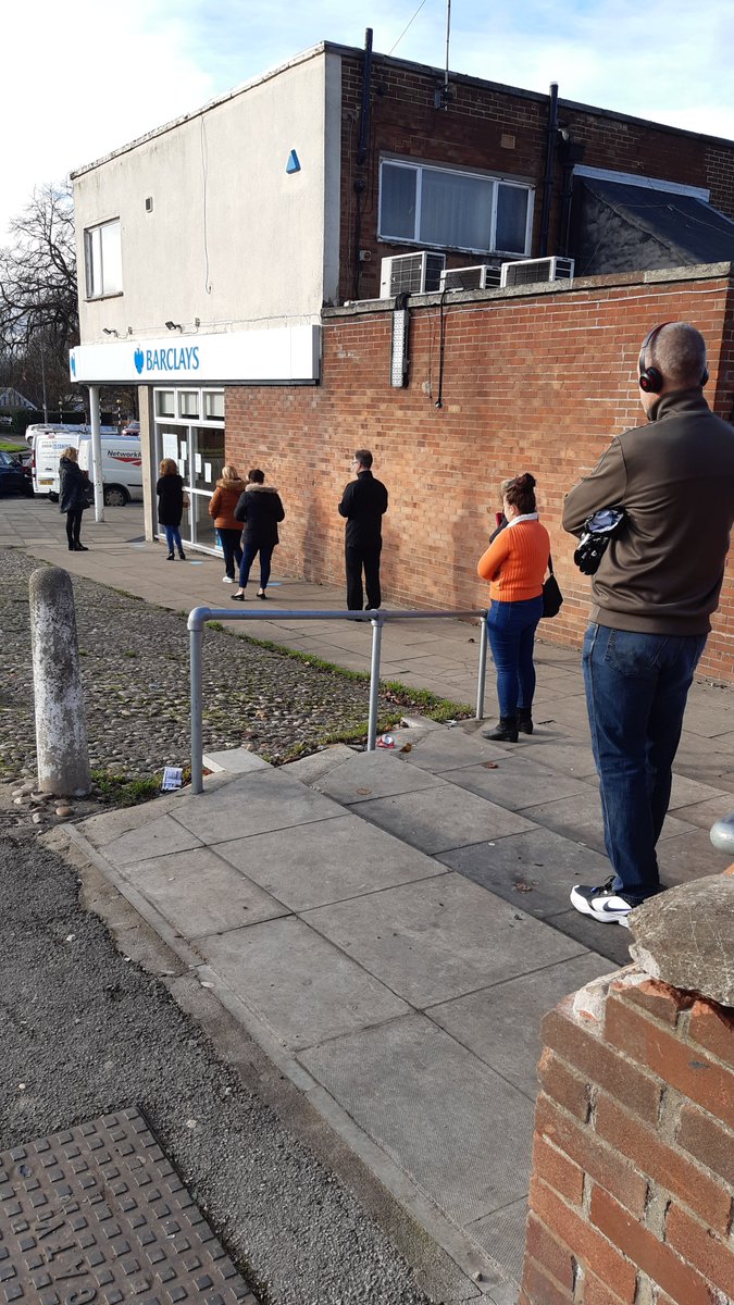 PlatinumArrowIT's tweet photo. @Rothbiz @Barclays Still baffled by this. The image below is at 11:30 on a Tuesday morning - 2 people in the bank with another 12 queuing outside. @rothbiz @Barclays @BarclaysUK https://t.co/29YmIHJOEC