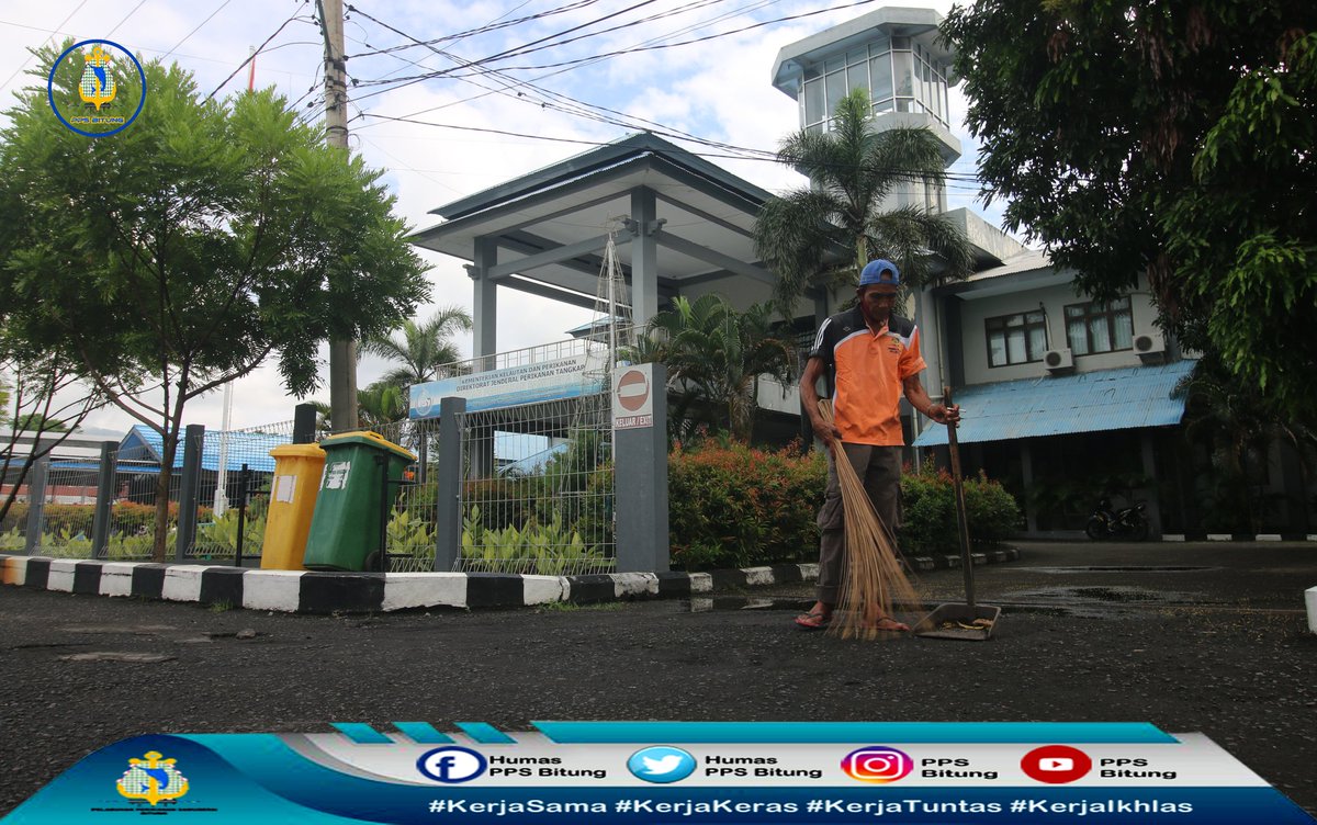 Aktivitas Petugas Kebersihan PPS Bitung dalam menjaga Kebersihan Pelabuhan, Agar Masyarakat ataupun Pelaku Usaha perikanan yg berkunjung ke PPS Bitung merasa nyaman dlm beraktivitas. #PpsBitungTerbaik
<a href="/djpt_kkp/">Direktorat Jenderal Perikanan Tangkap</a> <a href="/ZainiKP/">ZainiKP</a>