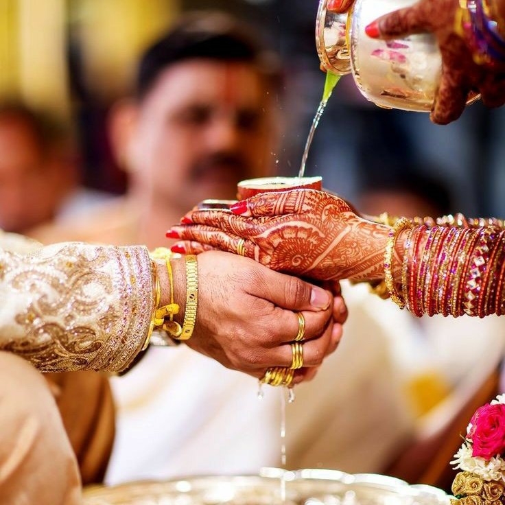  #Thread Kanyadaan's wedding ceremony is not just a ritual but an emotion for the girls and her parents, I saw that now the so-called feminists have been started to talk nonsense about it and its existence and started putting questions by misinterpreting the word Daan ,