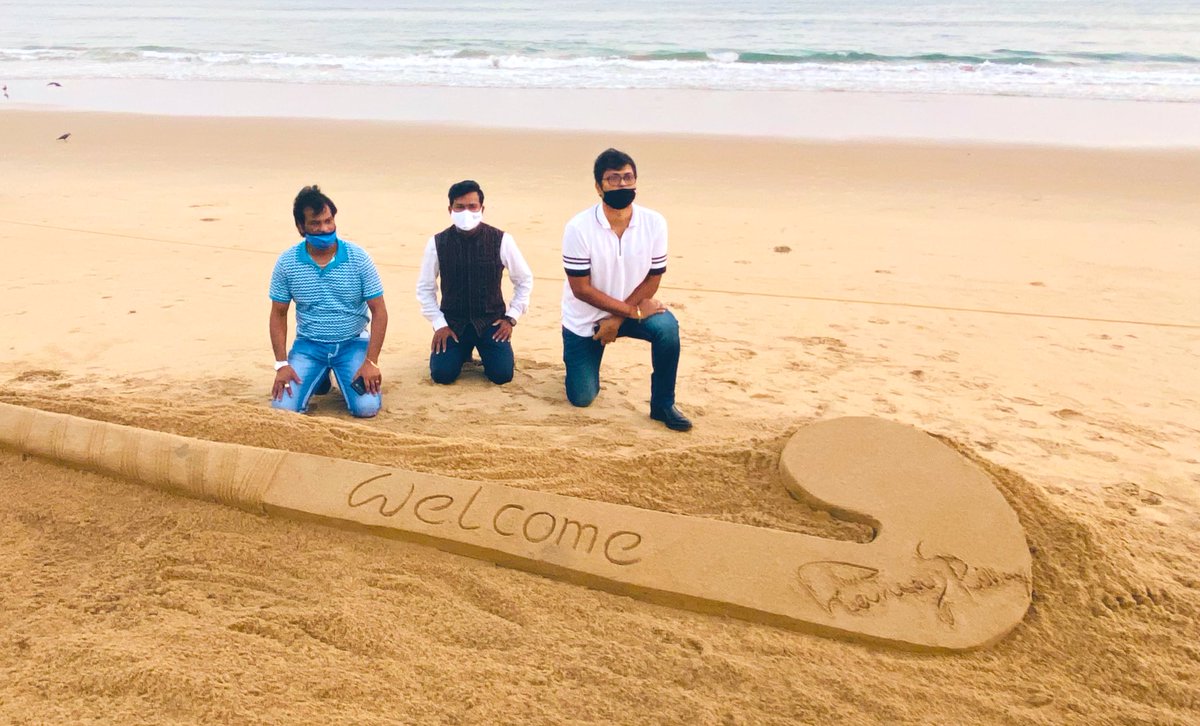 sudarsansand's tweet photo. A pleasure meeting with legendary hockey stars @dhanrajpillay1 and @DilipTirkey at Puri beach . https://t.co/wXqoOTVJIt