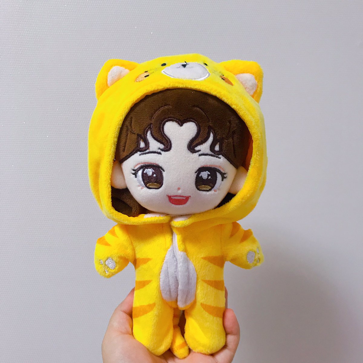 내일 류블리 생일카페에 💛명랑둥이💛 출동합니다🙋🏻‍♀️
✔️오후 3시~4시반 카페인더핑크
✔️5시~6시 크롭커피
일정 잘 확인하시고 보러 와주세요💕
아직 수정전이지만 의상샘플도 같이 보실수있게 준비하겠습니다! 
카페 공지 알티해둘게요 내일 만나요💕