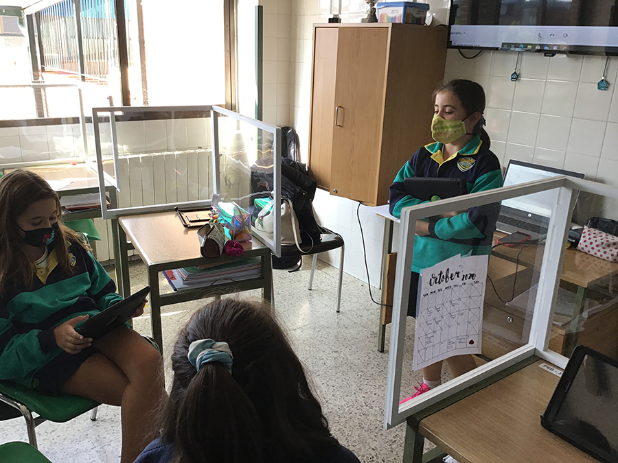 ColegioMirabal's tweet photo. All our classes have changed and we have had to adapt to the new situation. That includes our oral classes too!!
We do the best we can to take advantage of our small group oral sessions!
#somosmirabal #liderandoelfuturo #openforlearning #beinspired #inspirededucationgroup https://t.co/JKmTD3tXlB