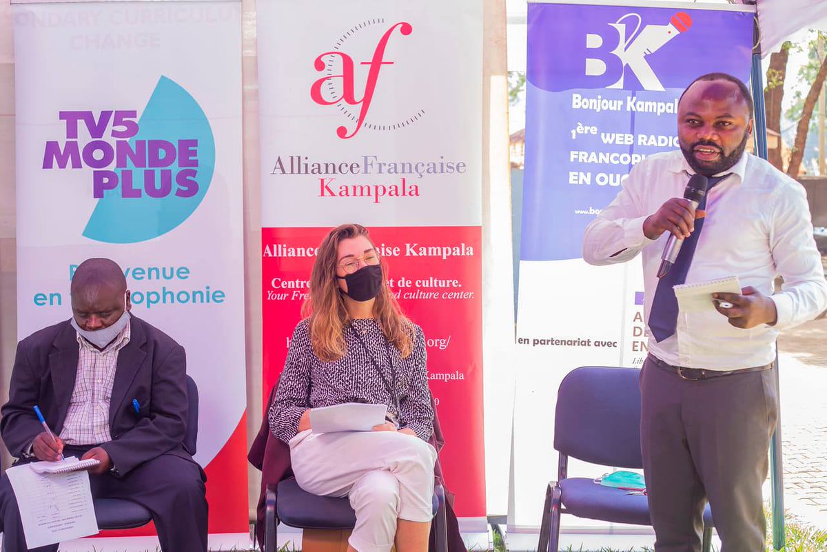 BonjourKampala's tweet image. [#FormationDesFormateurs] Trente professeurs de #français bénéficient d&apos;une formation des formateurs en #FLE sur le nouveau syllabus, organisée par @NCDCUg et @ProfsFLEouganda, financée par la @FrenchEmbassyUg.

@FrenchEmbassyUg @JaAniambossou @Educ_SportsUg @JanetMuseveni