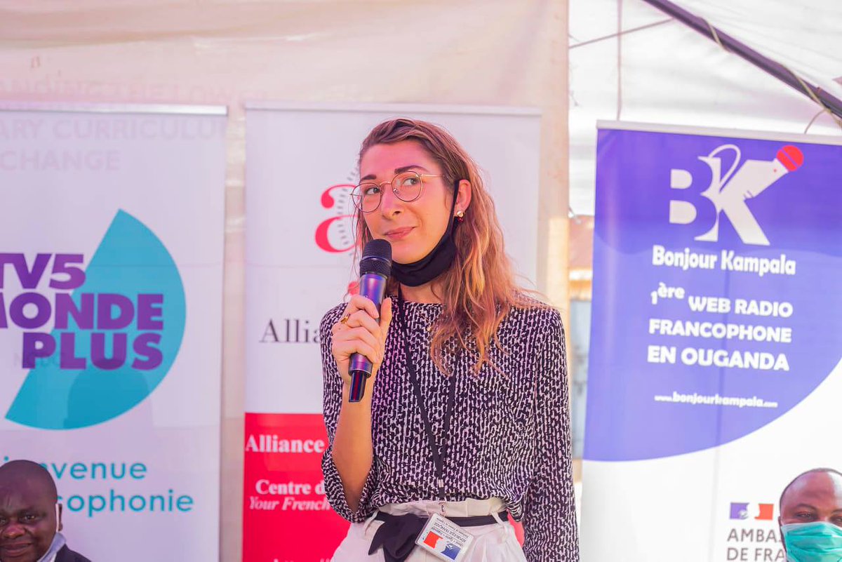 BonjourKampala's tweet image. [#FormationDesFormateurs] Trente professeurs de #français bénéficient d&apos;une formation des formateurs en #FLE sur le nouveau syllabus, organisée par @NCDCUg et @ProfsFLEouganda, financée par la @FrenchEmbassyUg.

@FrenchEmbassyUg @JaAniambossou @Educ_SportsUg @JanetMuseveni