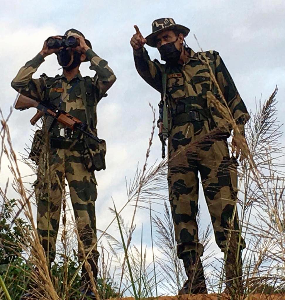 Defence_Nation's tweet photo. Borderman Sharp and Alert always.
.
.
#BSF #frontier #Protecting #India #firstlineofdefence #Borderman #NationaFirst #indianarmy #tuesdayvibe #tuesdaymotivations #Jaihind #bharatmatakijai https://t.co/yBmw5QMWvG