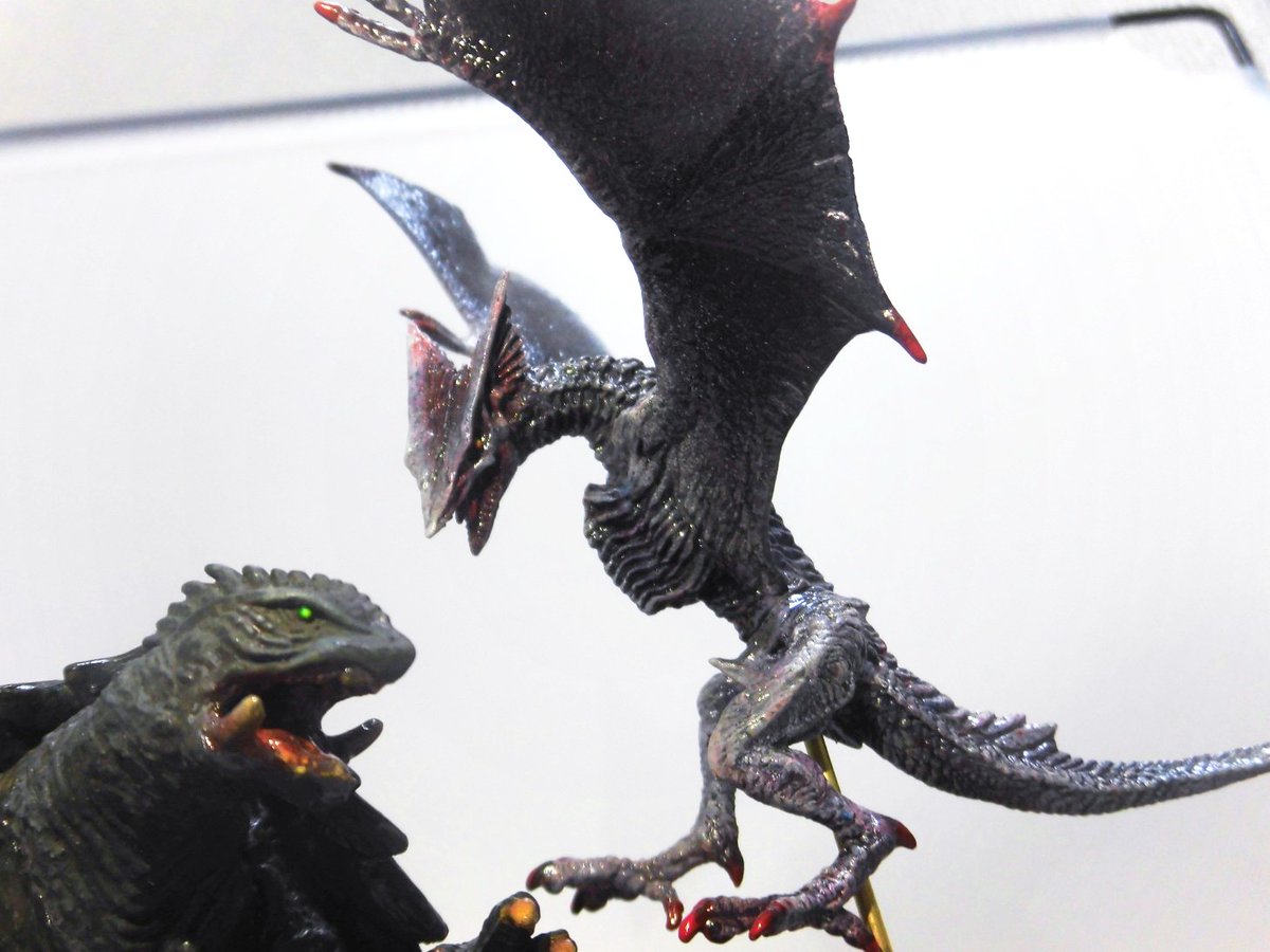 さいふ 林家しん平氏による自主制作映画 ガメラ4 真実 より ポスターイラスト風のジオラマを作ってみました ガメラは食玩ハイパーガメラ アルビノギャオスはkonamiの食玩をそれぞれポーズ変更してます 台座の炎はガチャポン