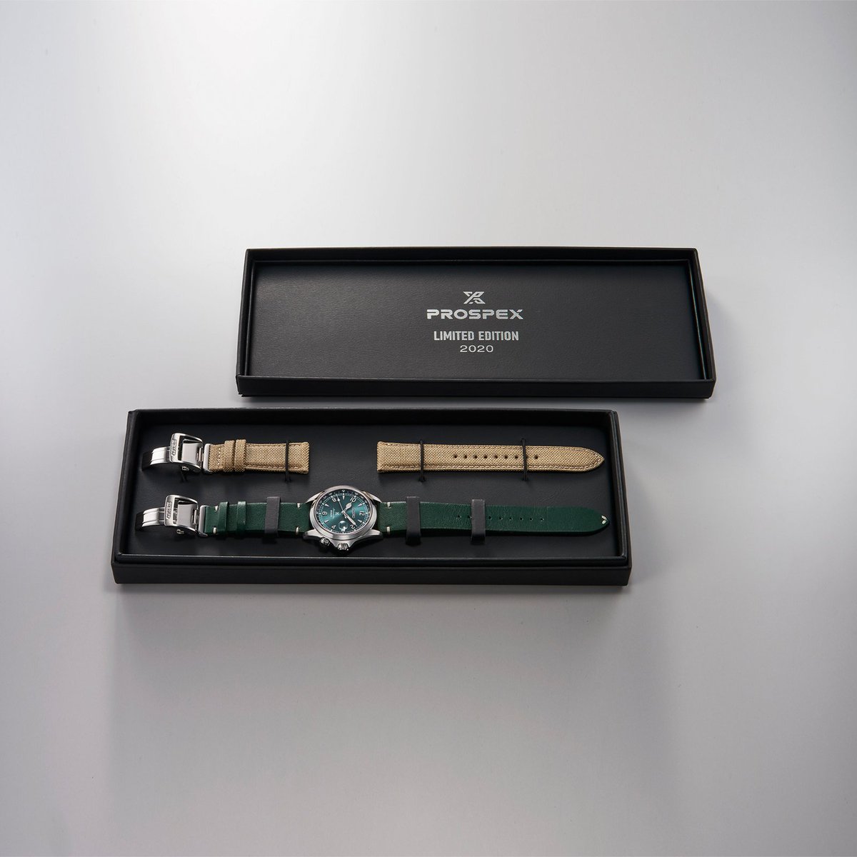 🔥JUST ARRIVED🔥
#SeikoProspex  #Alpinists: 2,020 Limited Edition
#SPB199J1 Glacial lakes found in high, mountainous regions served as its inspiration for the dial colour.
As such, this model has been nicknamed the #MountainGlacier
RRP £800.00
#seikoalpinist #seikowatch