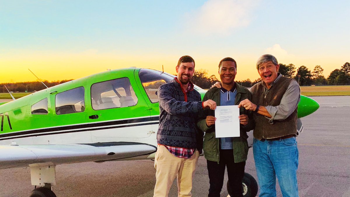 FlyWithJason's tweet photo. ✅ Officially a commercial pilot!

•
•
#obapexcellence  #flyfortheculture #AOPA #pilot #aviatorsofcolor #commercialpilot #aviator #aviation #pilotlife #futurepilot #pilottraining #blackpilot #lifestyleaviation #travel #piper #boseaviation #crewlife #airlinepilot #whyIfly https://t.co/EKWtYmUlfb