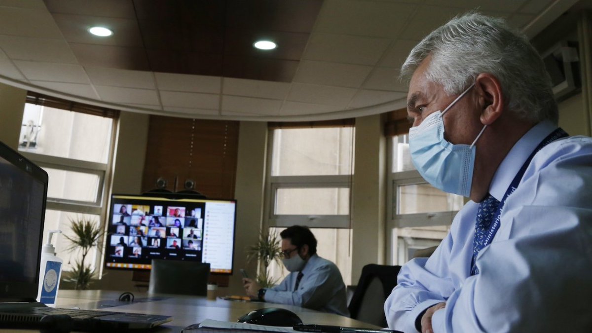ministeriosalud's tweet photo. [Agenda Legislativa]

Ministro @DrEnriqueParis sostiene reunión, vía teleconferencia con Asociaciones con Autismo y el diputado @sergiogahona. https://t.co/DOjiVDSbzf