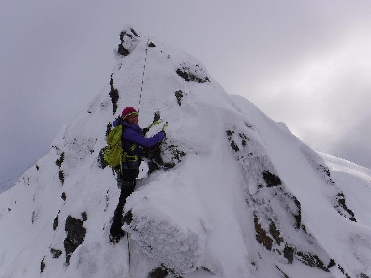 MTracks's tweet image. Improve your climbing and ski touring skills in Scotland! ❄️🏴󠁧󠁢󠁳󠁣󠁴󠁿🧗‍♀️

We have the best local guides that will improve your ski and climbing skills whilst taking you to some of the best terrain in the UK! 

Book here: mountaintracks.co.uk/holidays#/holi…