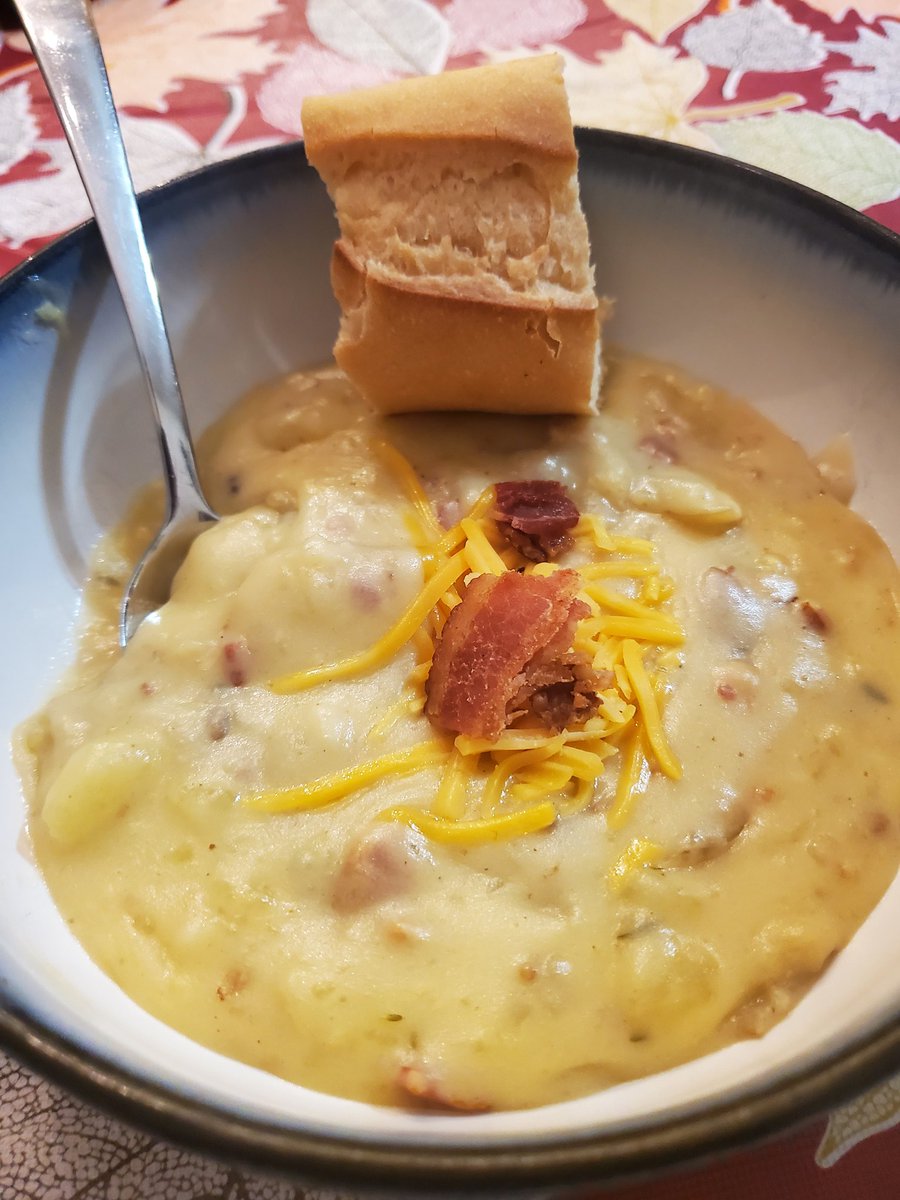 DanielleSidock's tweet photo. Found this #delicious recipe for #sibosafe loaded baked potato soup online. So easy and tasty! Paired it with a @SCHARglutenfree baguette! #IBS #fodmap #lowfodmap #husbandapproved https://t.co/EWstm1XSJP