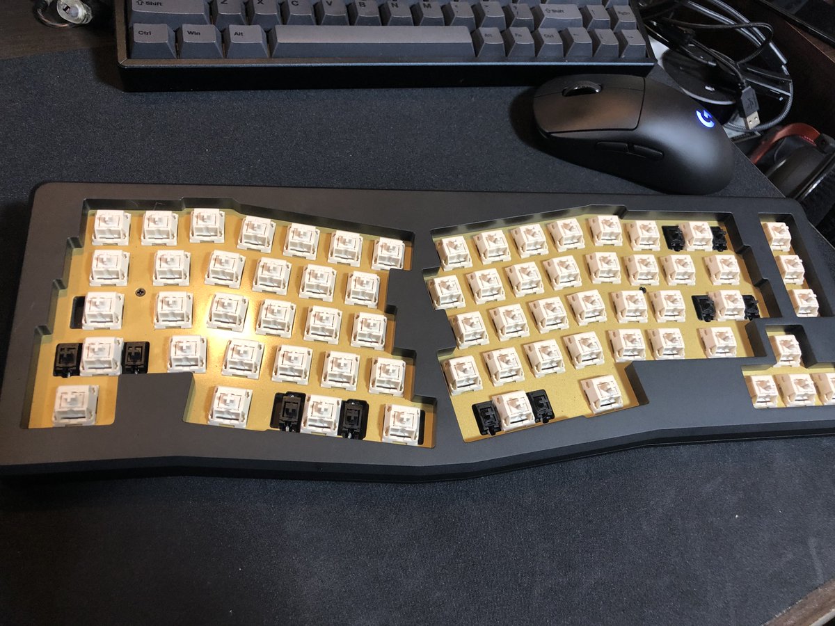 Hironao 未完のカスタムキーボード沼1号機 キーキャップは何種類かgbしてるけど届くのいつになるのか そろそろalice配列が流行ると思う