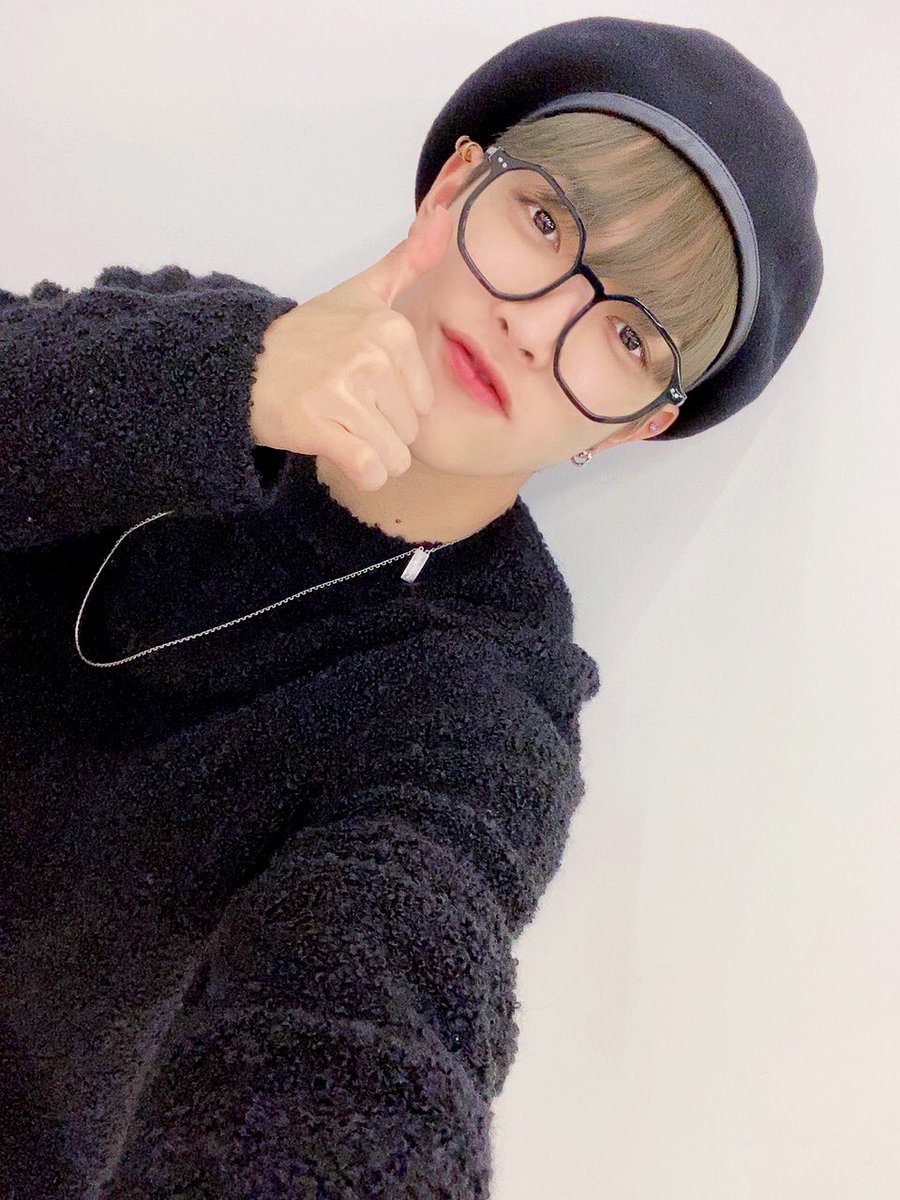 ATEEZofficial's tweet photo. [#홍중] 에이티니! Celebrate for Y🥳U
#ATEEZ #에이티즈 https://t.co/m1ZqTmomNp