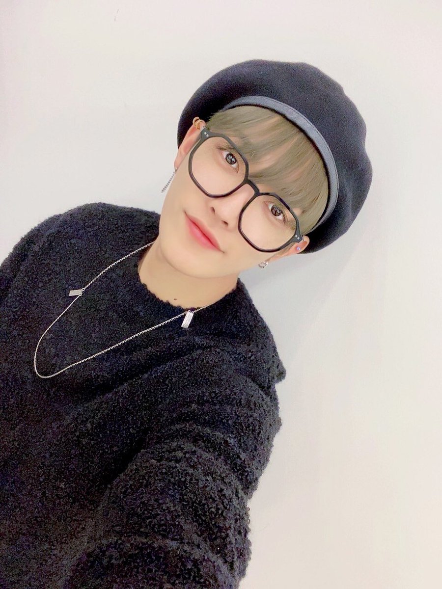 ATEEZofficial's tweet photo. [#홍중] 에이티니! Celebrate for Y🥳U
#ATEEZ #에이티즈 https://t.co/m1ZqTmomNp