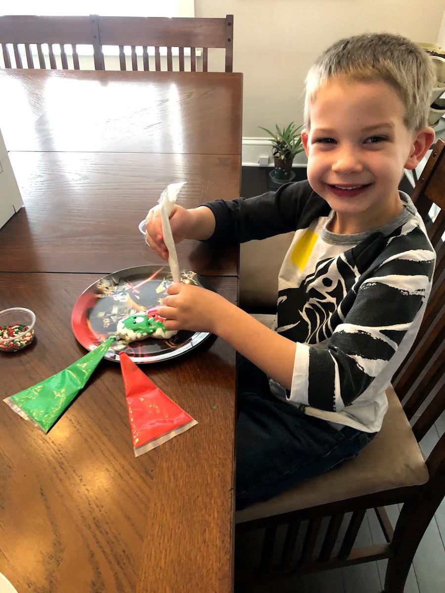 BlackRiverTrain's tweet photo. Some of our volunteers' kids recently tried out the new cookie decorating kits we're giving to all of our North Pole Express guests. They approved! https://t.co/MFC3QHQ4Hx