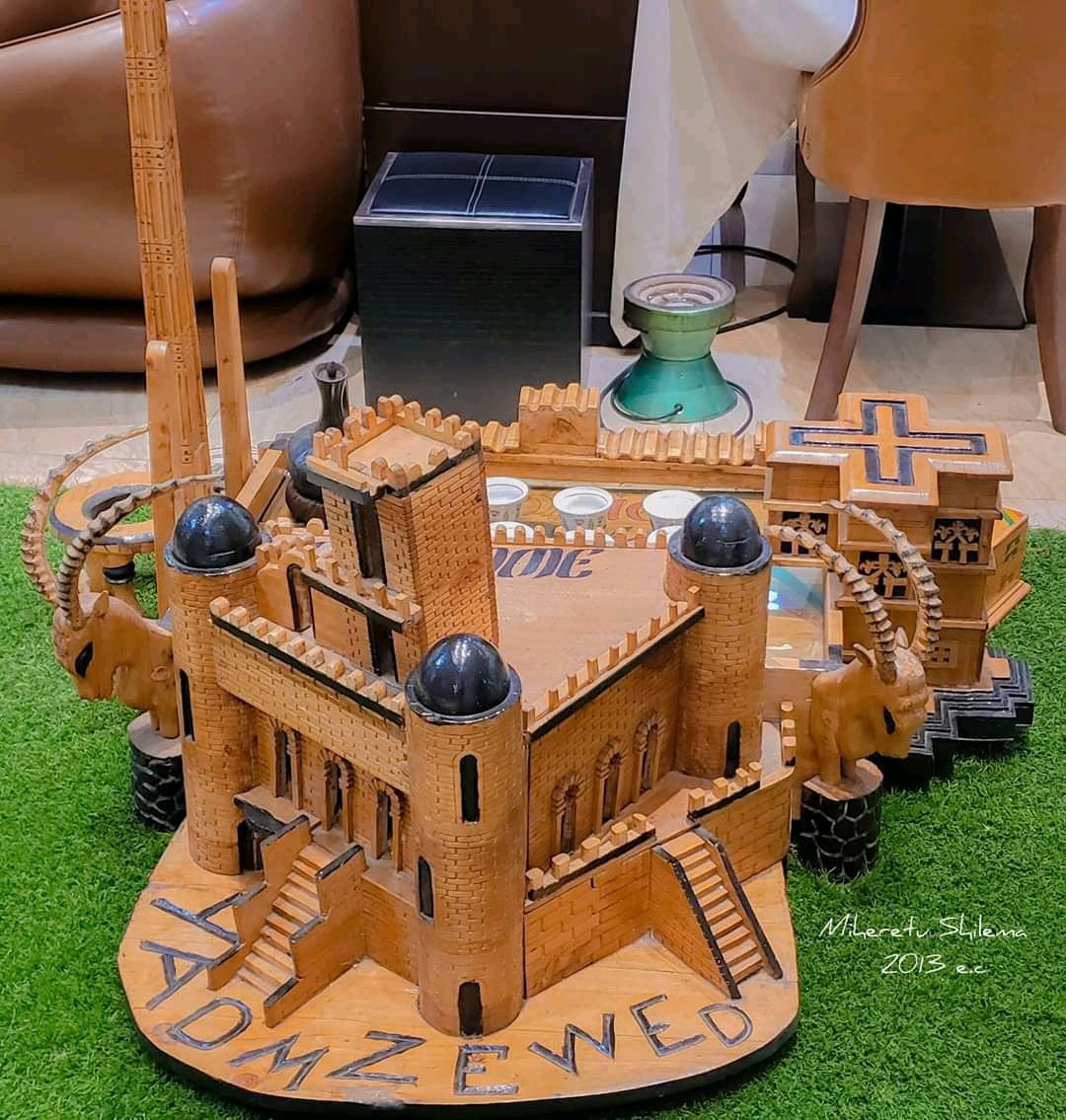 NahomTeklu_'s tweet photo. Ethiopian heritage buildings decorated coffee tray at #Yadamzewdhotel.
πΈ Mihiretu Shilema
#Architecture #Ethiopia #ProductDesign #Coffee #EthiopianCoffee #culture #heritage #Lalibela #Axum #Fasiledes https://t.co/ib2zRlknJU