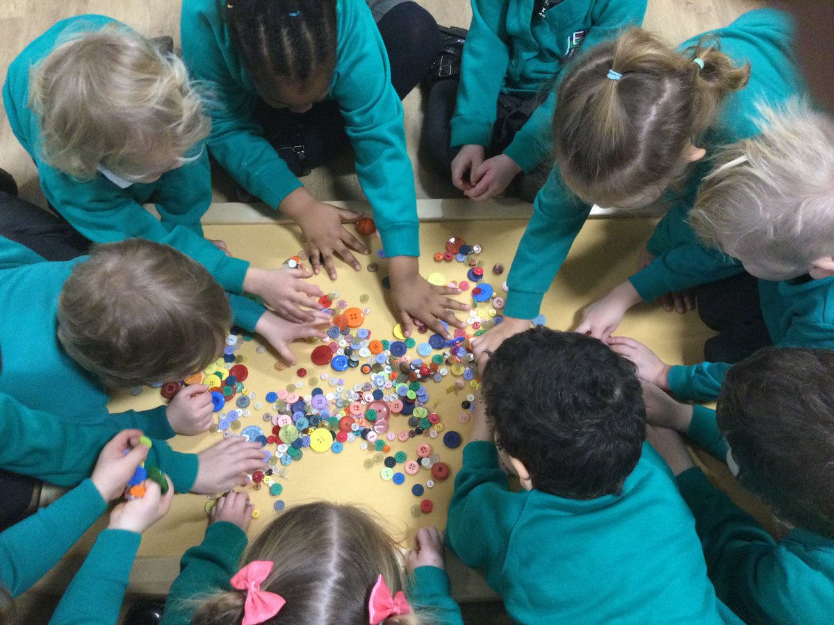 MrsSava00854274's tweet photo. Some brilliant button exploration today! Sorting, estimating, comparing and matching! So many possibilities with this simple resource and gorgeous little book. @EYFSDRET1 @EndikePrimary #mathsthroughstories #Handsonlearning #earlymaths #thebuttonbox https://t.co/StxE8RXGKg