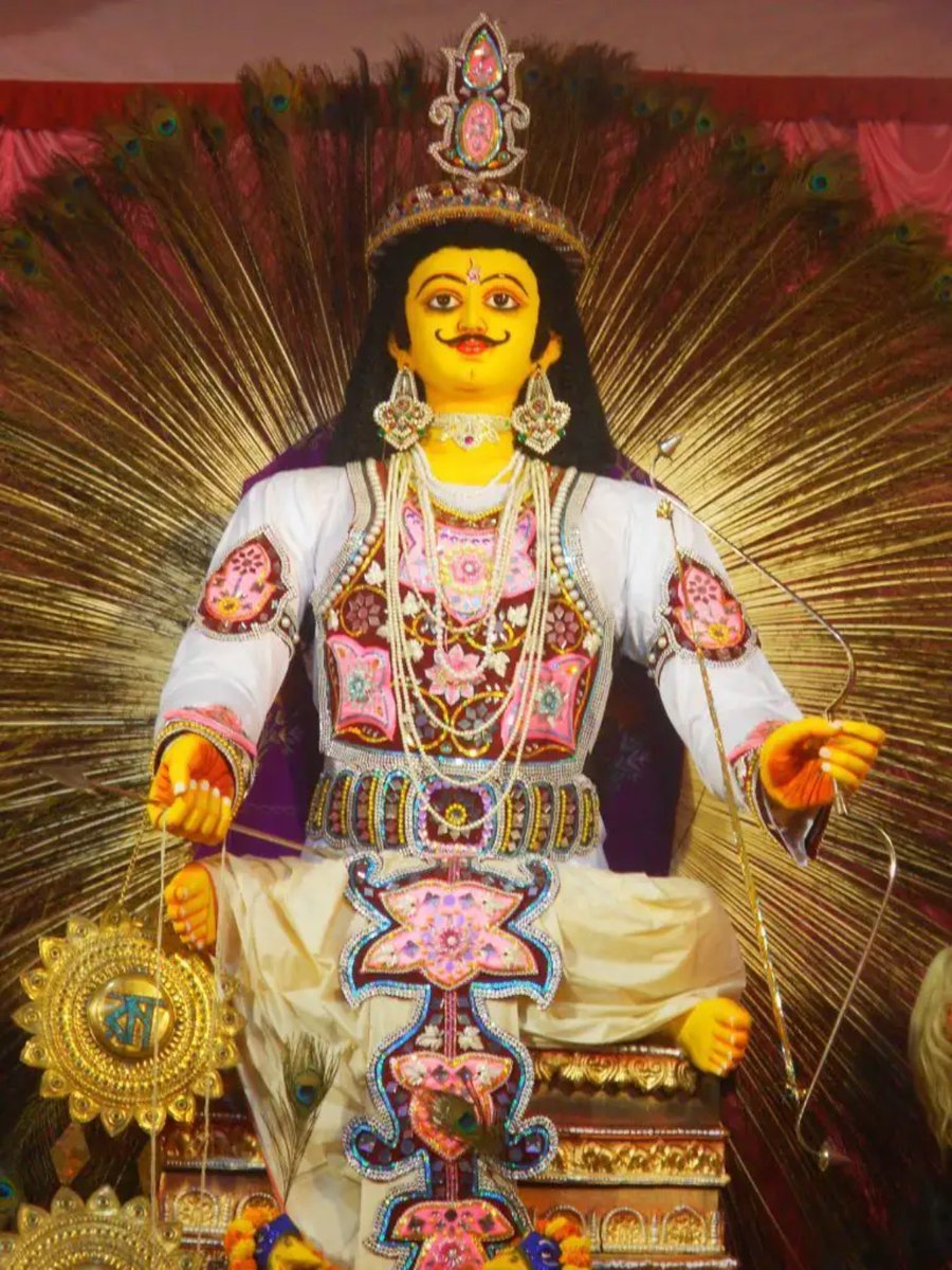 Thread on Kartikeya puja :- Bansberia is the most famous place for this. Folks here didn't stop puja even during pandemic (1860) which made Bansberia almost desolateClock wise Raja Kartik (375 years)Dhumo Kartik (420 years)Adi Kartik (350 years)Jyangra Kartik (291 years)