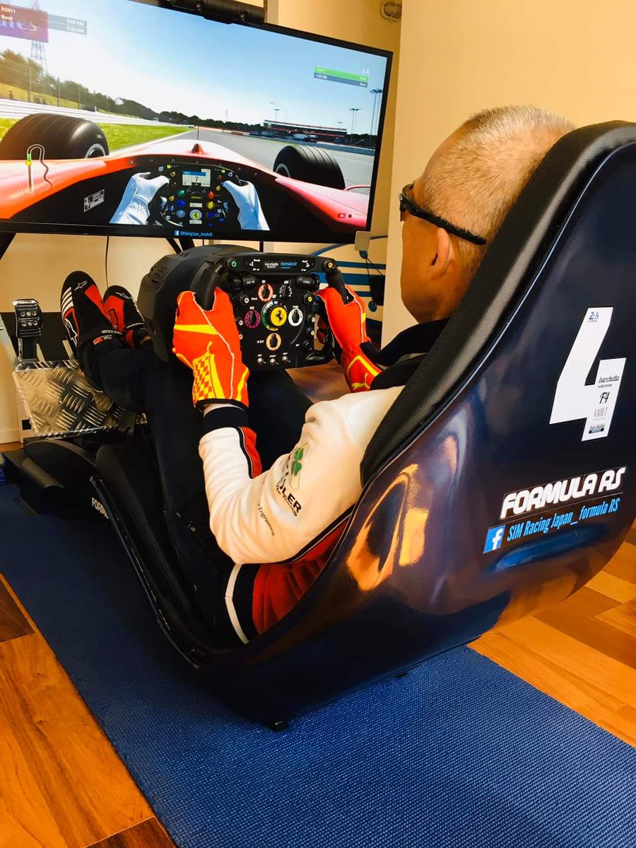 KAKUMASA9999's tweet photo. やっぱカッケーなっ❤️❤️❤️
シミュレーター🍀🍀🍀
練習しなきゃだわっ🤣💦
#SIMFORMULA
#barchettamotorsports
#SPICERENTACAR https://t.co/PRSYxQesQS