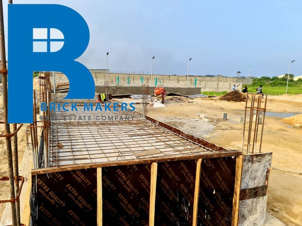 BrickmakersReal's tweet photo. Still selling at The Ambiance are;

2 bedroom apartment  - N27m 
2 bedroom terrace with bq - N32m
3 bedroom terrace with bq  - N39.5m
4 bedroom detached penthouse  with bq - N55m 
6, 12, 18 months payment plan available. 

☎️ || +2348169777304

https://t.co/BOx1dDOcaI https://t.co/Rd2FKP5UN4