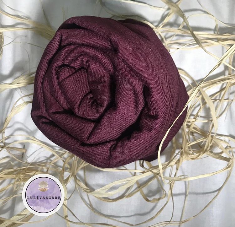 • Kombinlerinize muhteşem uyum sağlayacak olan  penye şalımız 💜