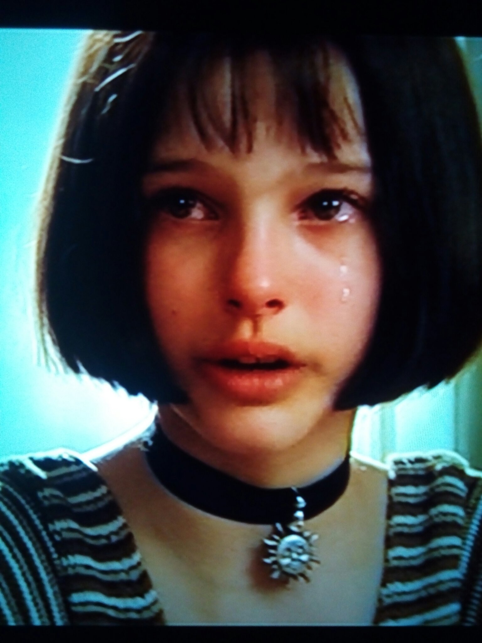 菖蒲っ子 首にチョーカーのマチルダ 首にリボンのエスター 大好きな映画 ニ作品ですね Leon エスター マチルダランドー エスターコールマン T Co K2x6yhwtjn Twitter