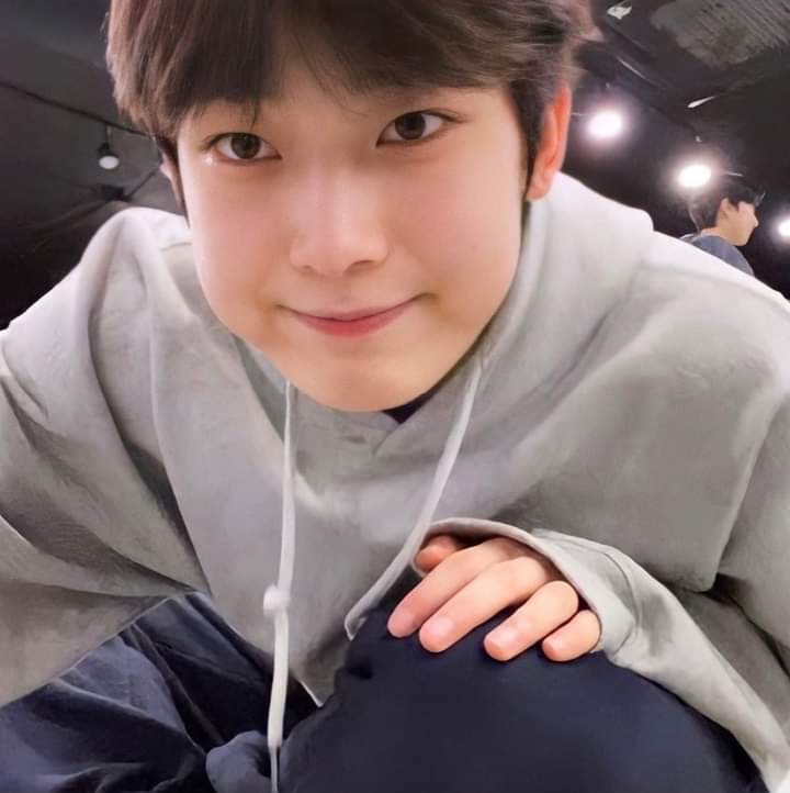 sunvan_'s tweet image. pienso en          →          extraño a
 Sunoo                               Sunoo
                                           
       ↑               💗                  ↓

  lloro por          ←            amo a
  Sunoo                             Sunoo