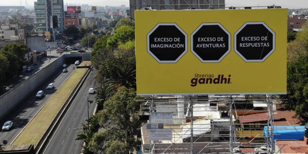 ImagenCreativaU's tweet photo. 📖 Librerías Gandhi sorprende nuevamente con su #PublicidadExterior demostrando que ellos también cuentan con sus propios sellos:
💡 Exceso de imaginación
🪂 Exceso de aventuras
🖋️ Exceso de respuestas https://t.co/qFFbAkXrxB