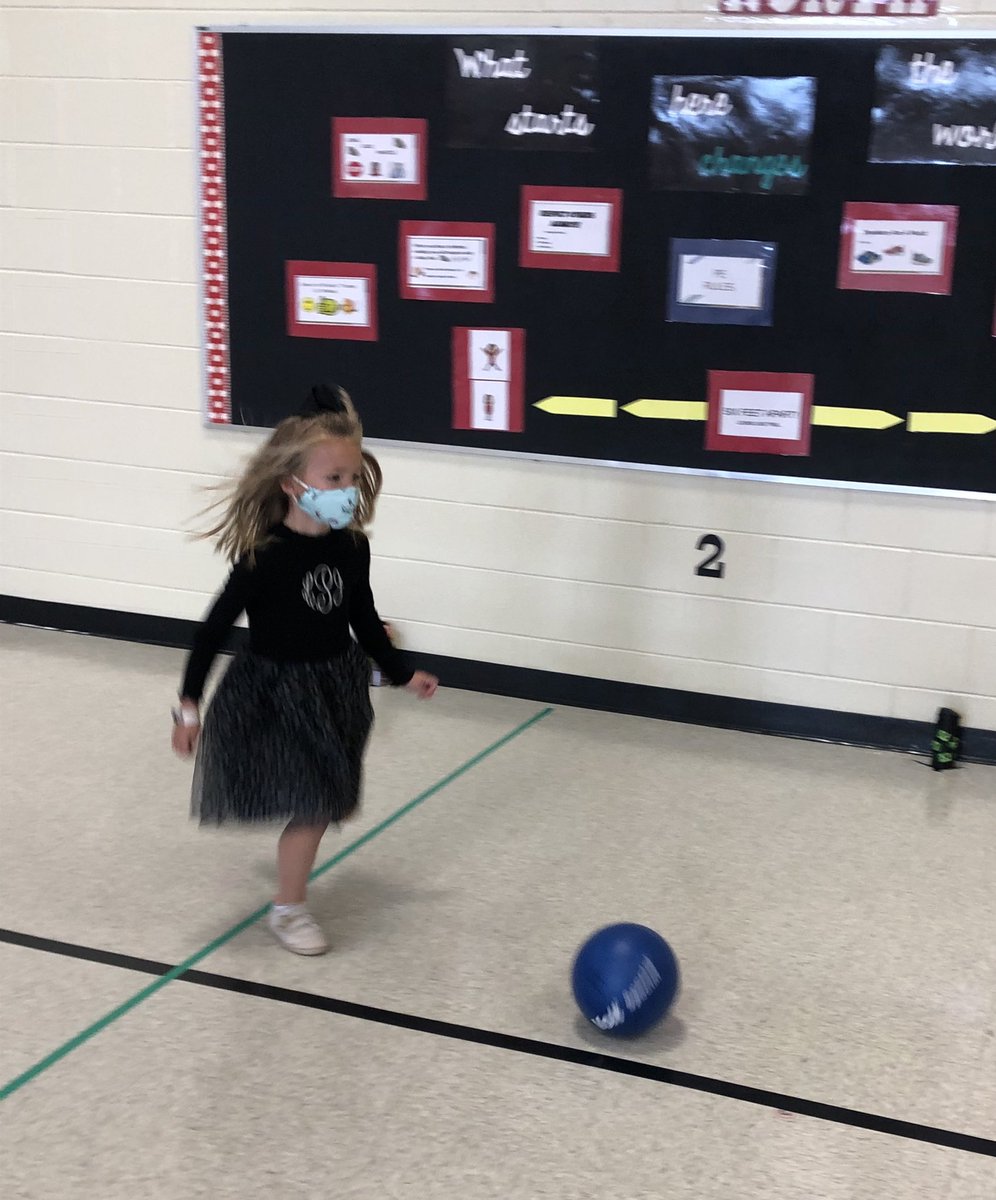 LakesidePE's tweet photo. Kinder friends@doing a great job! @LakesideCoppell @becca_conn @3CReyes @MsLeonardsClass https://t.co/LndhoTvVBg