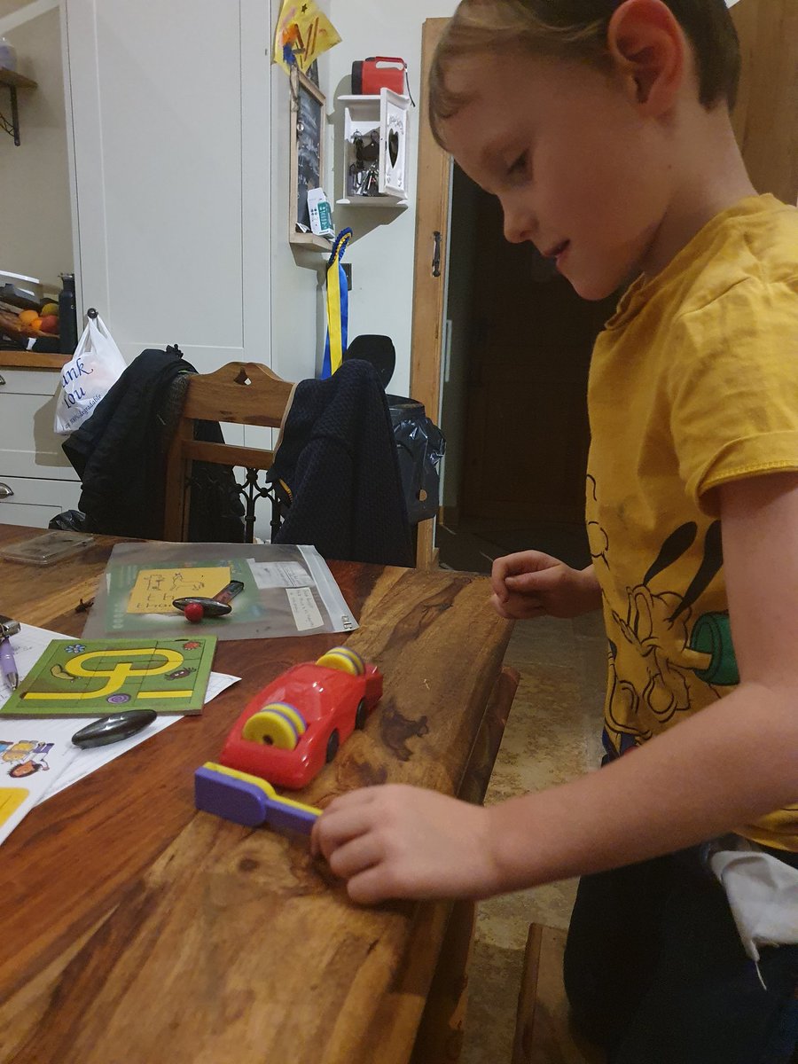 RamseierAlison's tweet image. @TheShrubberySch @mrsaldridgecox enjoying learning about magnets