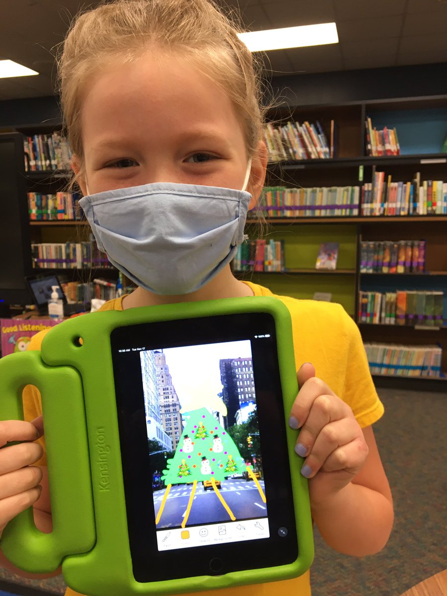 ACELibrarian1's tweet photo. We’re designing and engineering the rigging of our Thanksgiving Day Parade balloons in the Haude library makerspace today! @HaudeKISD @KleinLibraries #LibraryPromise #HaudeLibNov20 https://t.co/gPF4n4kGhm
