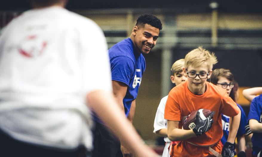 PHECanada's tweet photo. PHE Canada and the @CFL have released the second resource, to help deliver the game to schools and communities from coast-to-coast-to-coast. #TryFootball #MoveThinkLearn

https://t.co/0k7EZObkUQ https://t.co/8t129fi159