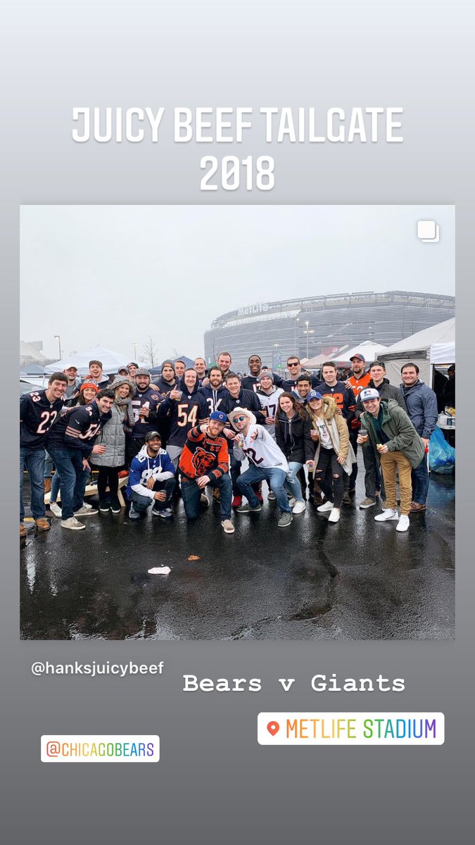 HanksJuicyBeef's tweet photo. BCE (before covid era) v. CE  😬😬#beardown @ChicagoBears @talkCHIsports https://t.co/c8aO3Uj4Lm
