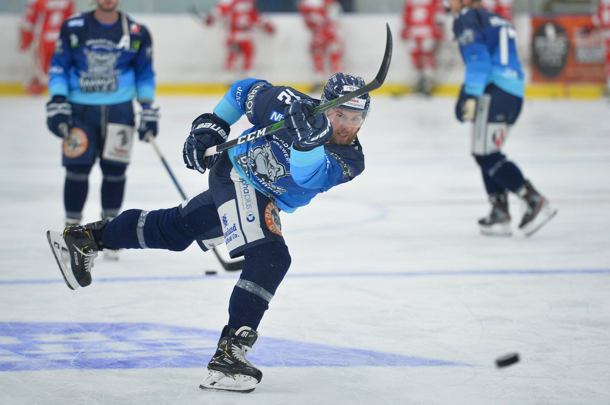 _PeterSpencer's tweet photo. LISTEN: Sheffield Steelers head coach Aaron Fox will be Live on @BBCSheffield's Sports Academy tonight from 8pm.

You can also hear from @SteeldogsIHC - following their opening game of the #StreamingSeries

📸- Dean Woolley
📸- Cerys Molloy

📻➡️https://t.co/qwc5TOrp2M https://t.co/zHFKI9aHOR