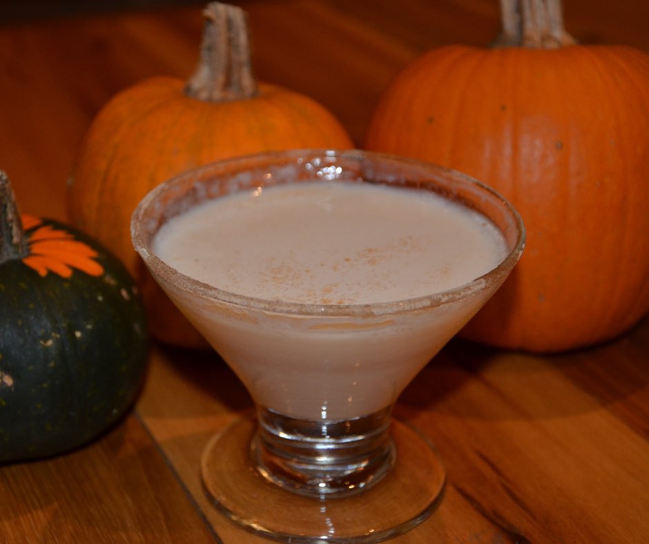 Meet our new #pumpkinmartini 😏🎃 with a caramel dipped cinnamon &amp; sugar rim...#psl