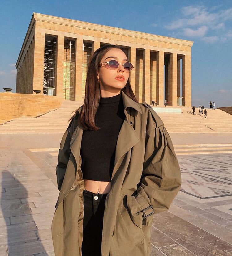 susssanaq's tweet photo. Manitayla Anitkabir’de sirayla birbirini cekmek...daha iyisi var midir sanmam https://t.co/xne0qJMFzy