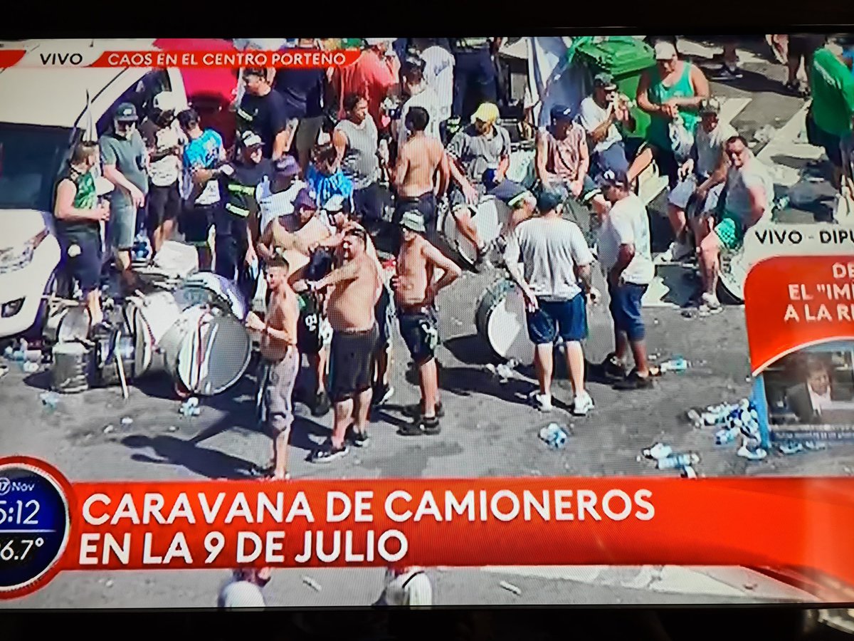 arielviano's tweet photo. MILITAN EL AJUSTE 

MILITAN EL HAMBRE 

MILITAN LA POBREZA 

MILITAN LA IMPUNIDAD

MILITAN AULAS VACÍAS 

MILITAN COVID 

MILITAN LA POLENTA ‼️ https://t.co/W3DkytyPVq